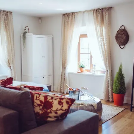 Daire Strieborny Dvor