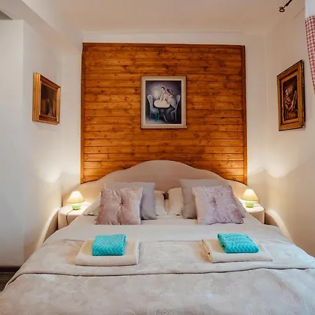 Strieborny Dvor 公寓 *